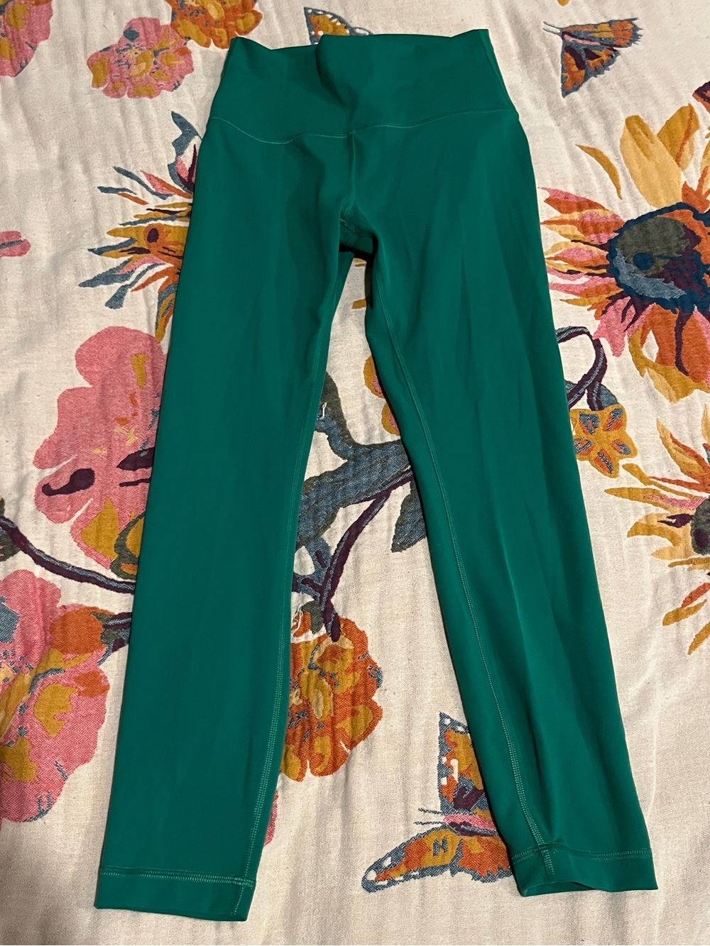 Lululemon Wunder Train High-Rise Tight 25" in Green Logo on Leg